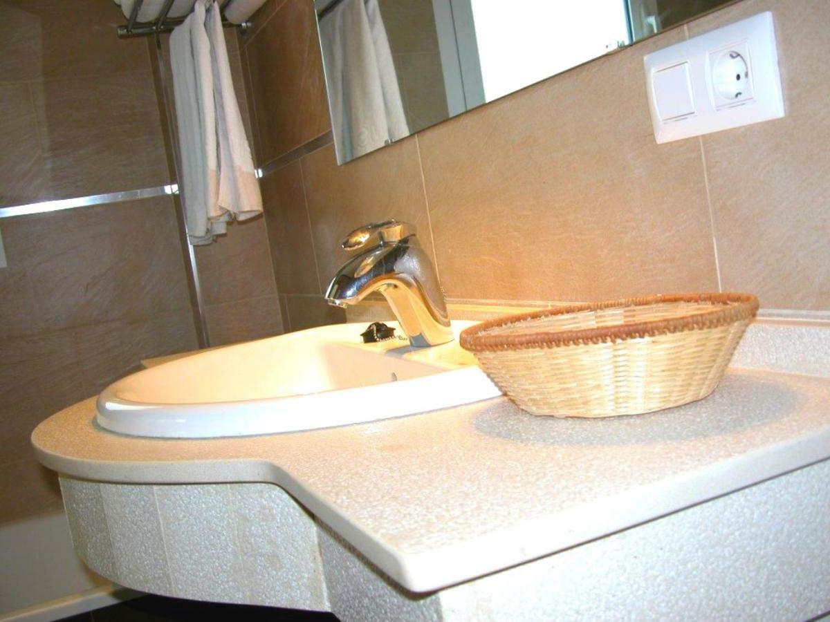 Apartamentos Guga Rta A Ca 00267 At Edif Complejo 2 Llaves Playa Conil de la Frontera Kültér fotó
